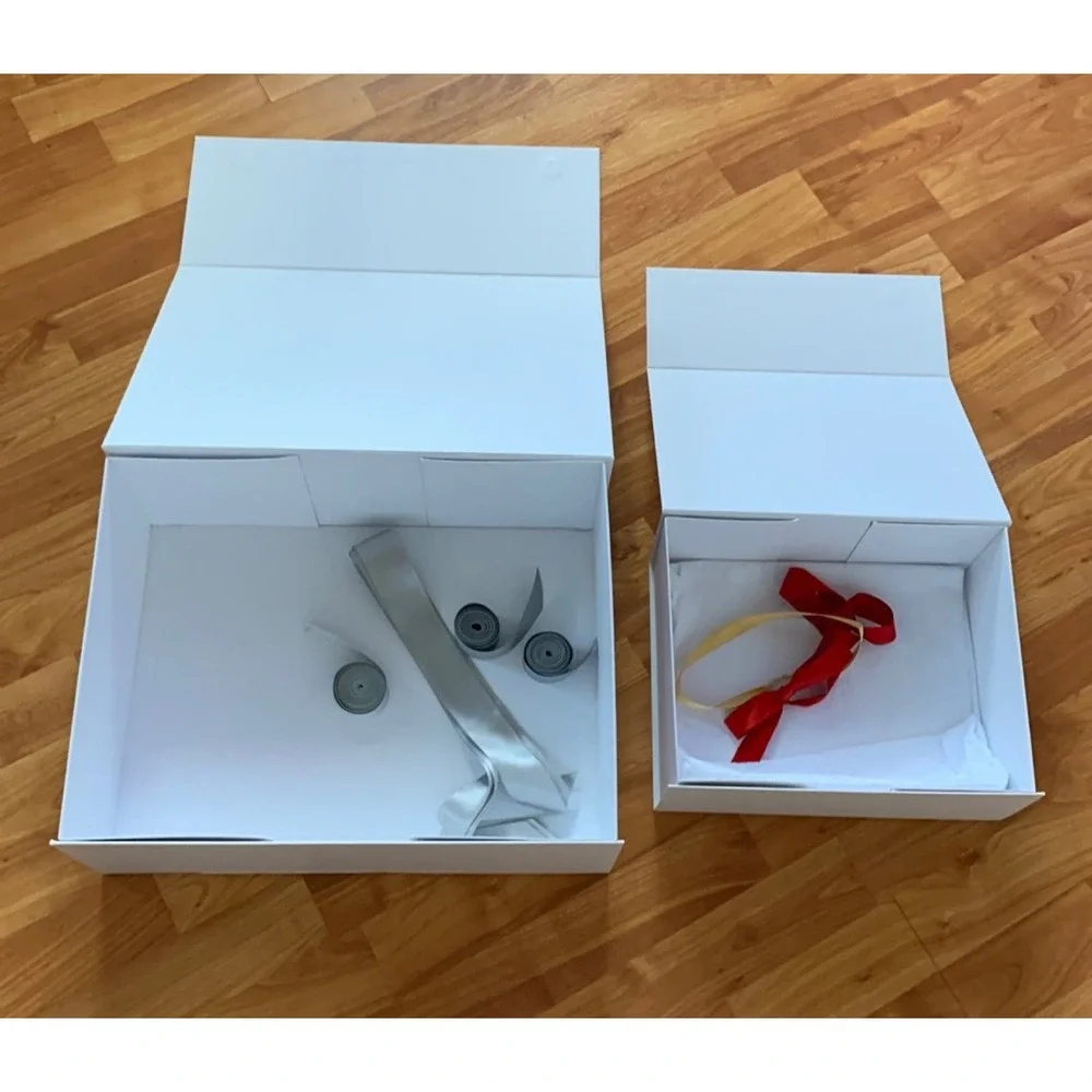 Bundle‎ of 2 gift wrapping white boxes